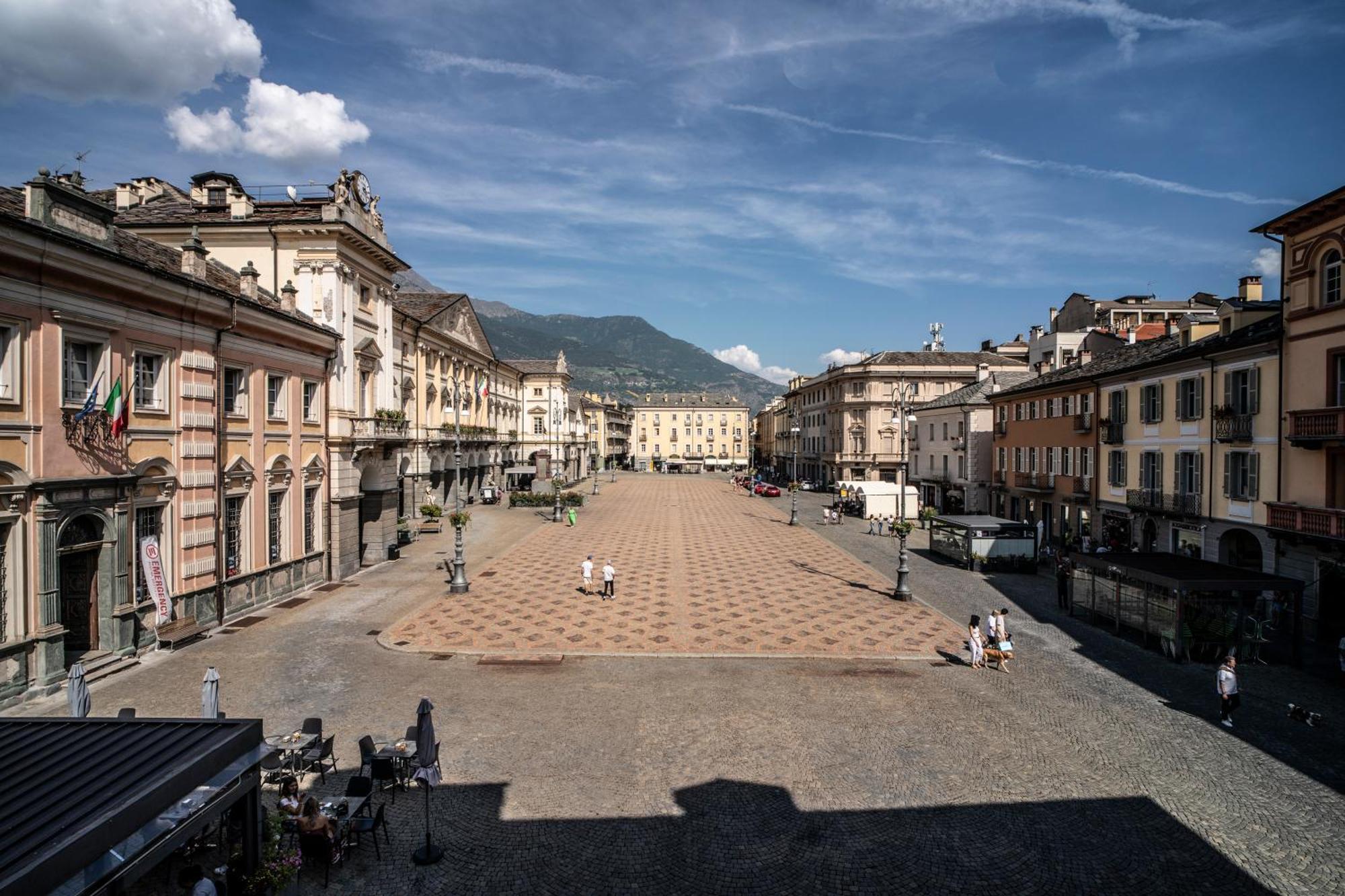 Apartment - Piazza Chanoux Aosta