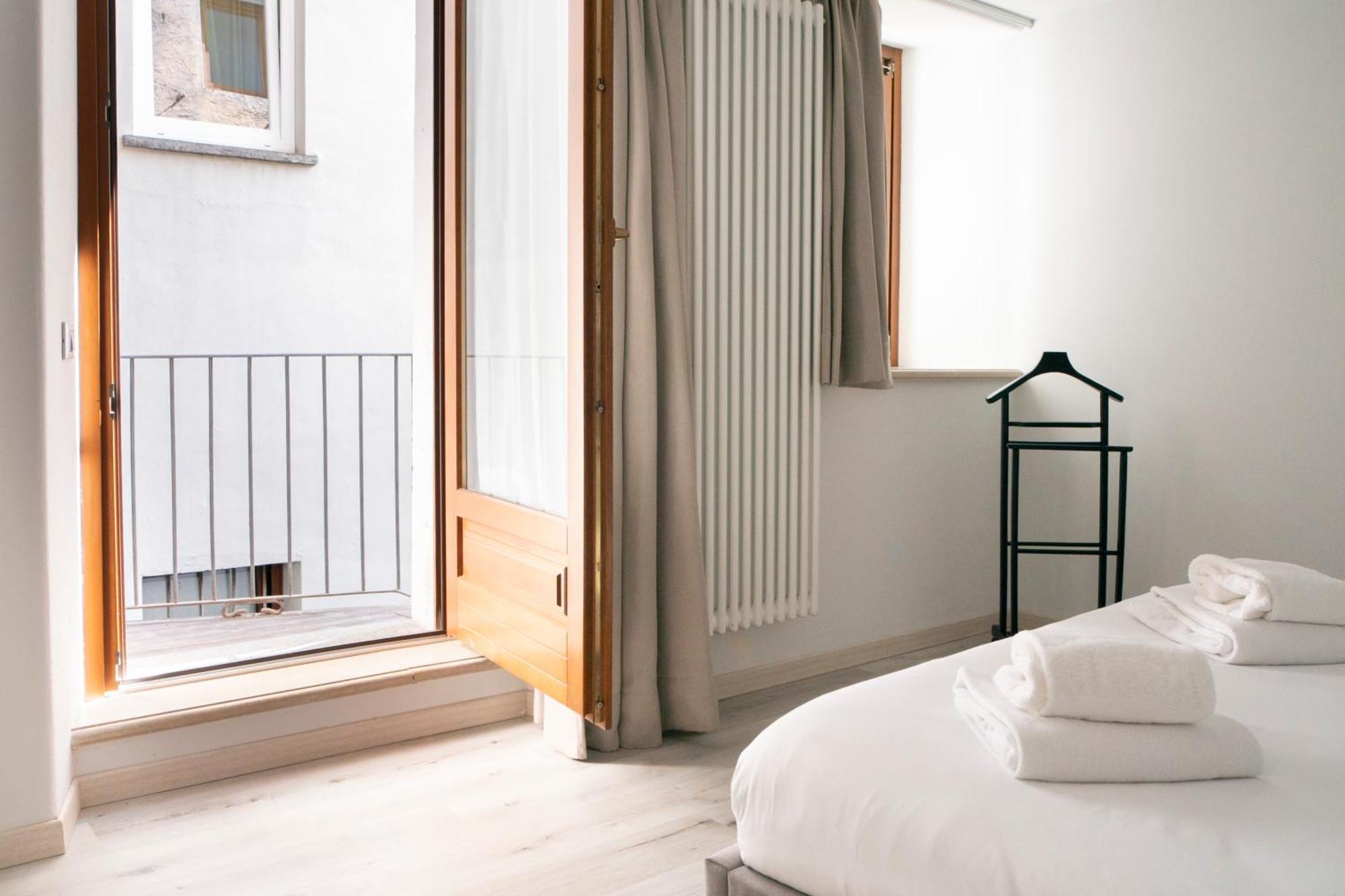 - Piazza Chanoux Apartment